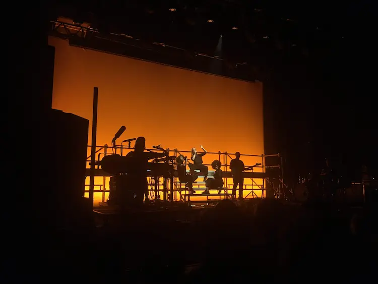 jeanne-added-live-concert-scène